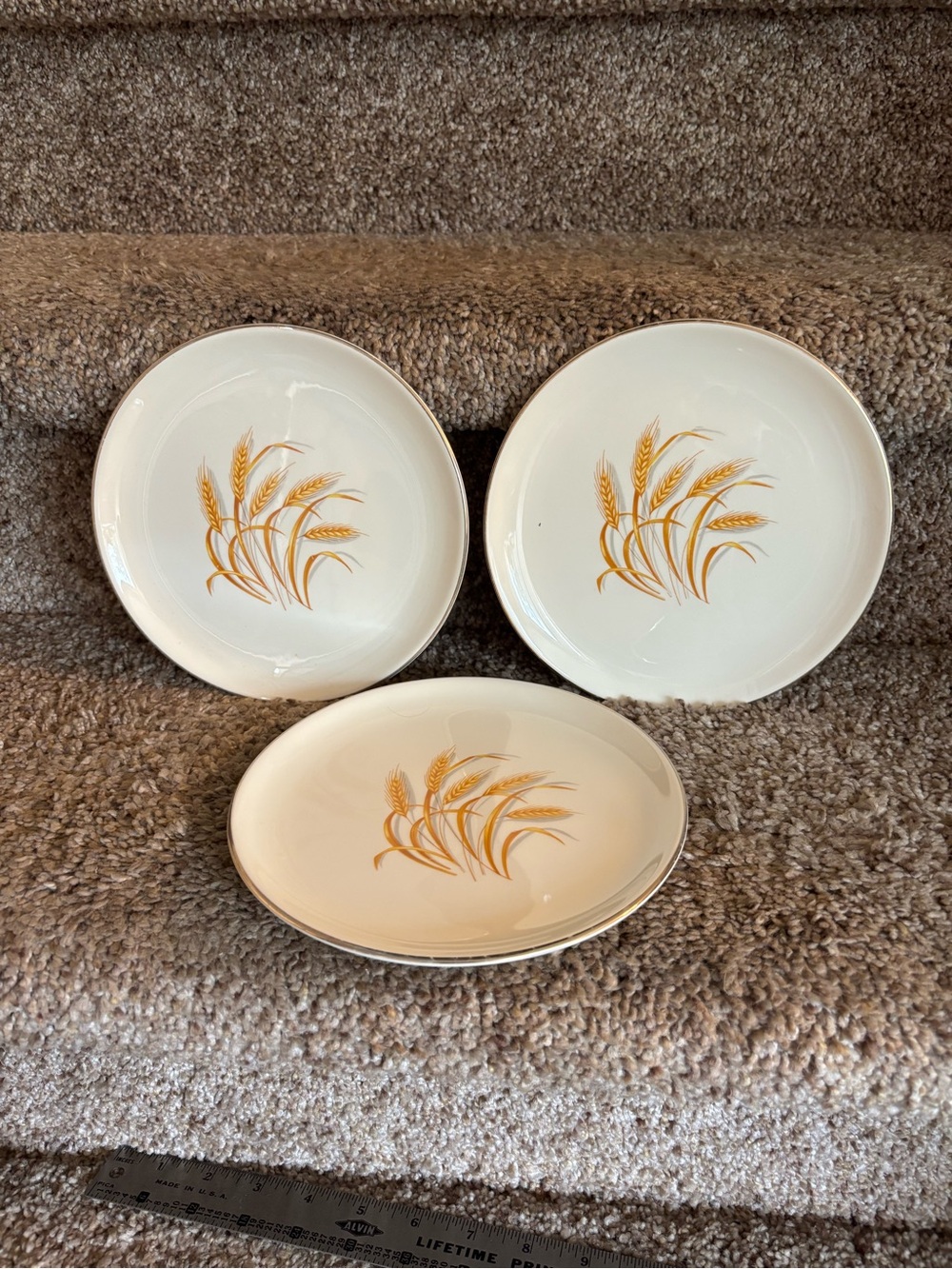 Wheat Pattern Ceramic Dessert Plates - White and Gold